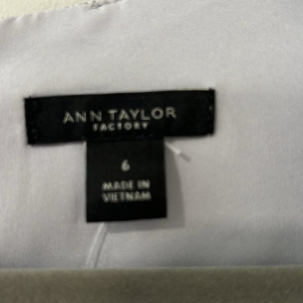 Ann Taylor Factory Gray Crosshatch Square Neck Sheath Dress 6 - Picture 5 of 9